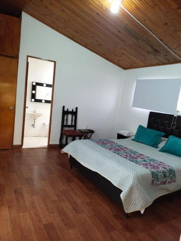 Hostal Spa Casa De Piedra Con Jacuzzi Santa Rosa de Cabal Esterno foto