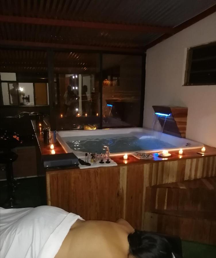 Hostal Spa Casa De Piedra Con Jacuzzi Santa Rosa de Cabal Esterno foto